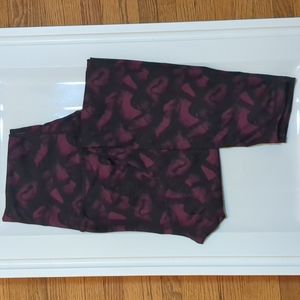 2/$20 DYI Leggings ButterFly Print OxBlood Large